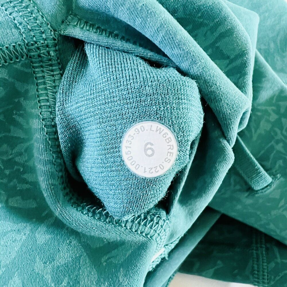 LULULEMON ATHLETICA Crunch Teal Lagoon Wunder Train HR Crop 23" Leggings - US 6 - Picture 7 of 8